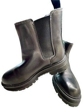 Marc Fisher LTD Pietro Chelsea Leather Chukka Lug ankle boots platform sole